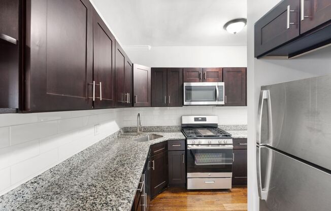 2 beds, 1 bath, 569 sqft, $2,250, Unit 6112-3E