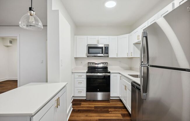 1 bed, 1 bath, 685 sqft, $2,100