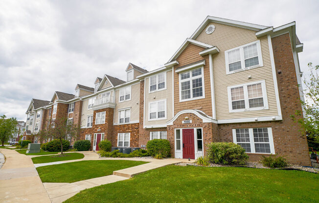 24 Hour Emergency Maintenance Service at Tracy Creek Apartment Homes, Perrysburg, Ohio