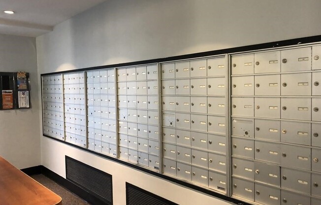 1 bed, 1 bath, 670 sqft, $1,900, Unit 4G