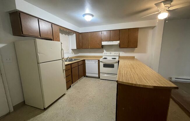 2 beds, 1 bath, 780 sqft, $1,150, Unit 6