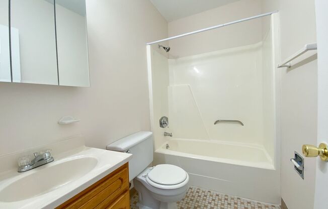 1 bed, 1 bath, 476 sqft, $1,280, Unit 405