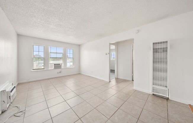 Newly renovated 2 bedroom 1 bath unit in Rio Linda