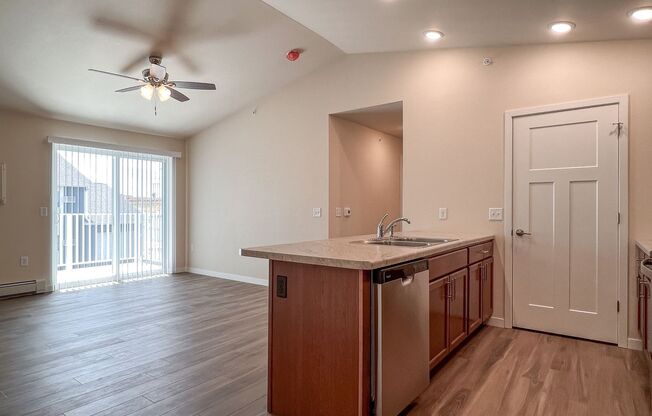 2 beds, 2 baths, 1,004 sqft, $1,535