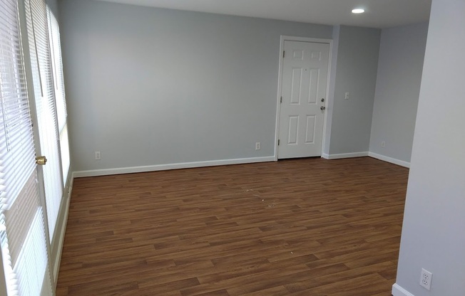 1 bed, 1 bath, 710 sqft, $1,795, Unit 09