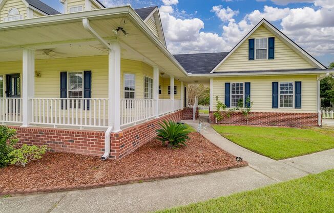 Charming 3-Bedroom Home with Bonus Room in Sought-After Neighborhood only 5 Minutes from South Effingham Elementary