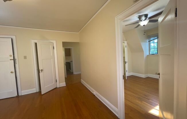 1 bed, 1 bath, 584 sqft, $1,250, Unit C-35