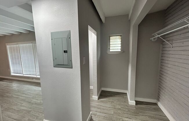 Studio, 1 bath, 550 sqft, $1,095, Unit 236