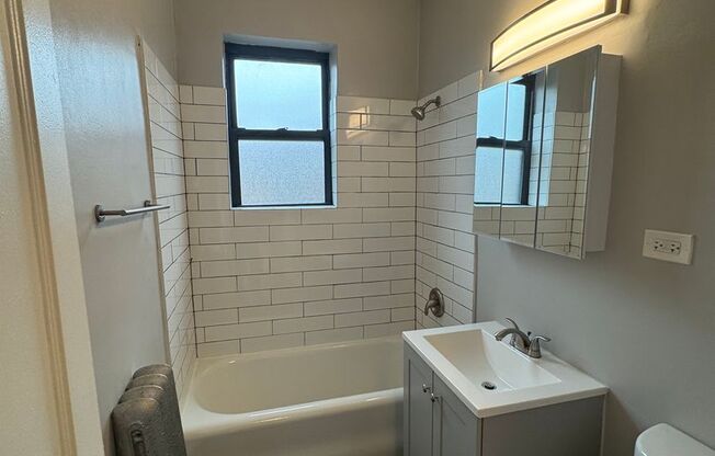 1 bed, 1 bath, 590 sqft, $1,795, Unit 605-3L