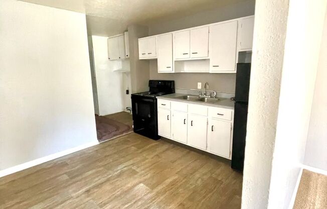 2 beds, 1 bath, 720 sqft, $1,075, Unit 3246