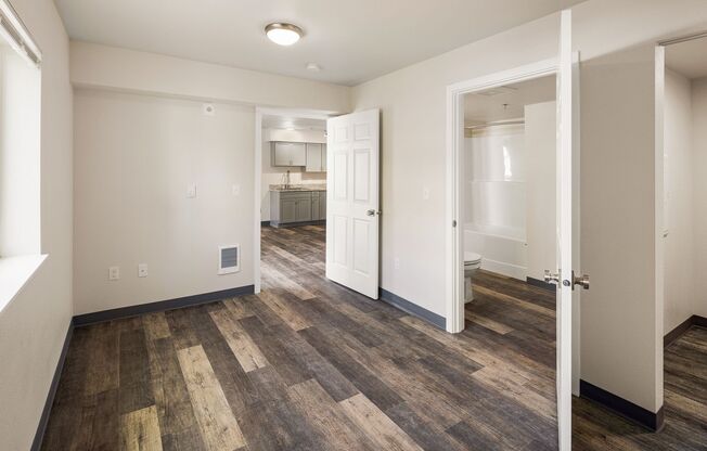 1 bed, 1 bath, 553 sqft, $1,250, Unit 303