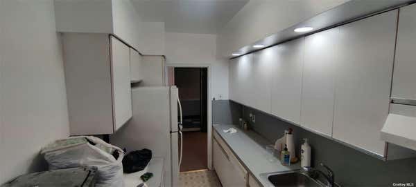 1 bed, 1 bath, 700 sqft, $1,900, Unit B5