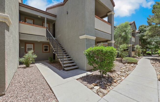 Cute 1 bedroom Silverado Ranch condo