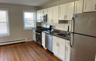 2 beds, 1 bath, $1,775, Unit Unit 18