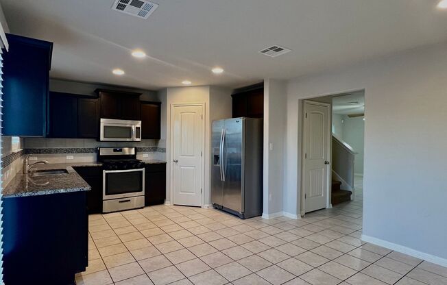 Off I-35 in San Marcos! $300 Move-In Credit!