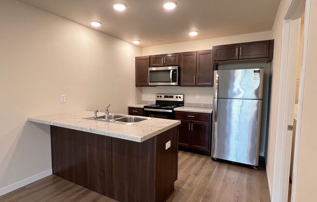 2 beds, 1 bath, 938 sqft, $1,345, Unit ST 1419-12