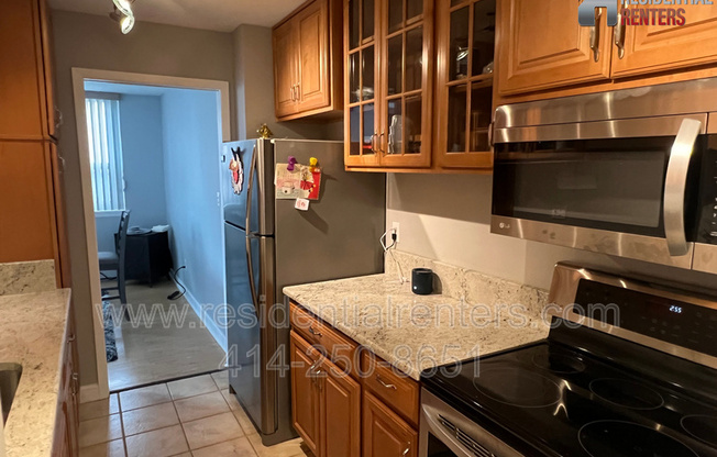 1707 N Prospect Avenue Unit 16B
