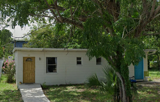 746 S LEE AVE