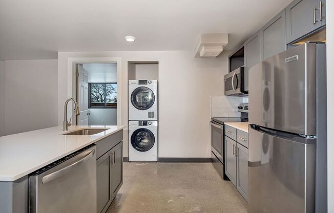 2 beds, 2 baths, 933 sqft, $2,099, Unit 704