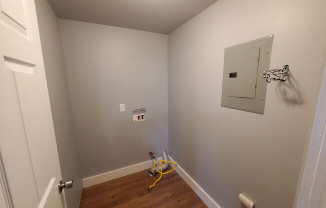 4 beds, 1 bath, 1,150 sqft, $1,450, Unit Unit 2