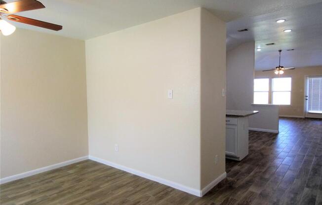 2115 SMT MDW DR