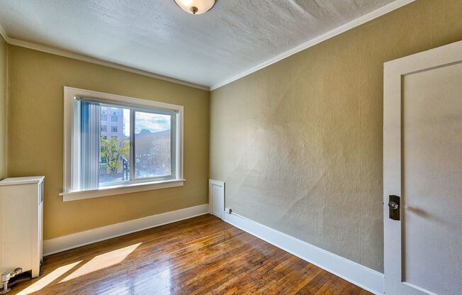 Studio, 1 bath, 600 sqft, $1,050, Unit 211