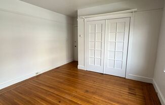 Studio, 1 bath, 425 sqft, $1,395, Unit Unit 04