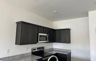 3 beds, 2 baths, $1,475, Unit 1277 Lehmann Dr #B