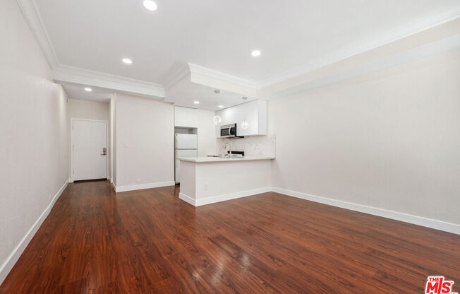 Studio, 1 bath, 407 sqft, $2,600, Unit 225