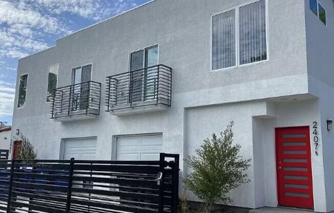 2409 1/2 Ridgeley Dr