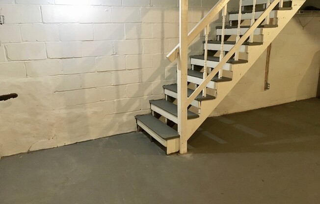 Charming 2 Bedroom/1 Bathroom Townhome in Medford!