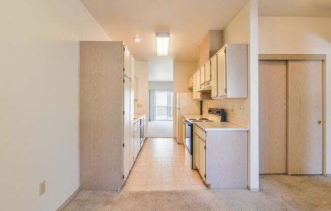 2 beds, 1 bath, 1,024 sqft, $1,635, Unit 824-21