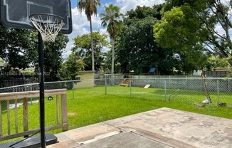 9050 SW 27 ST