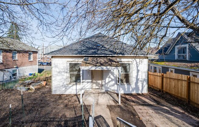 Charming Cottage Retreat - Near WSU & SEL