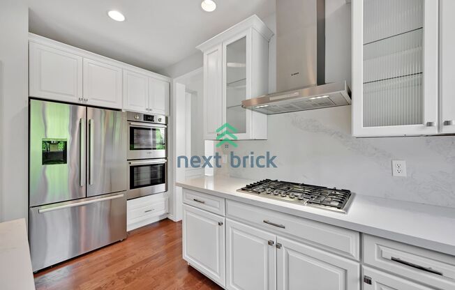 4 BEDS & 2.5 SINGLE FAMILY HOUSE FOR RENT