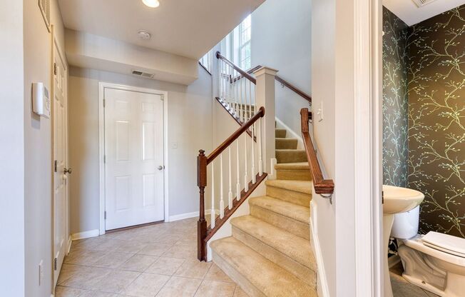 Luxury 4bd 2.5bth Garage Townhome for Rent in Owings Mills!