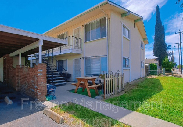 6 PICO AVE