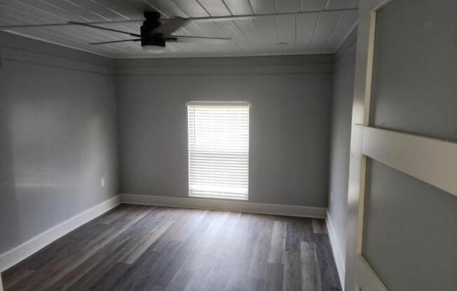 2 beds, 1 bath, 1,104 sqft, $1,650