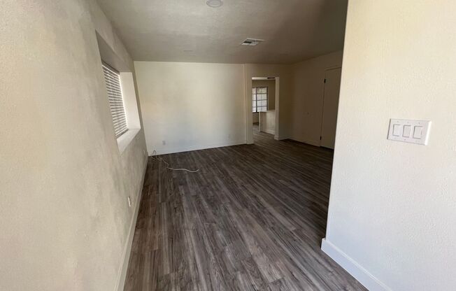 Lovely like new home!!