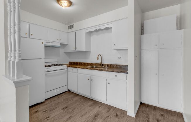 Move-In Ready Apartment – Heat & Gas Included!