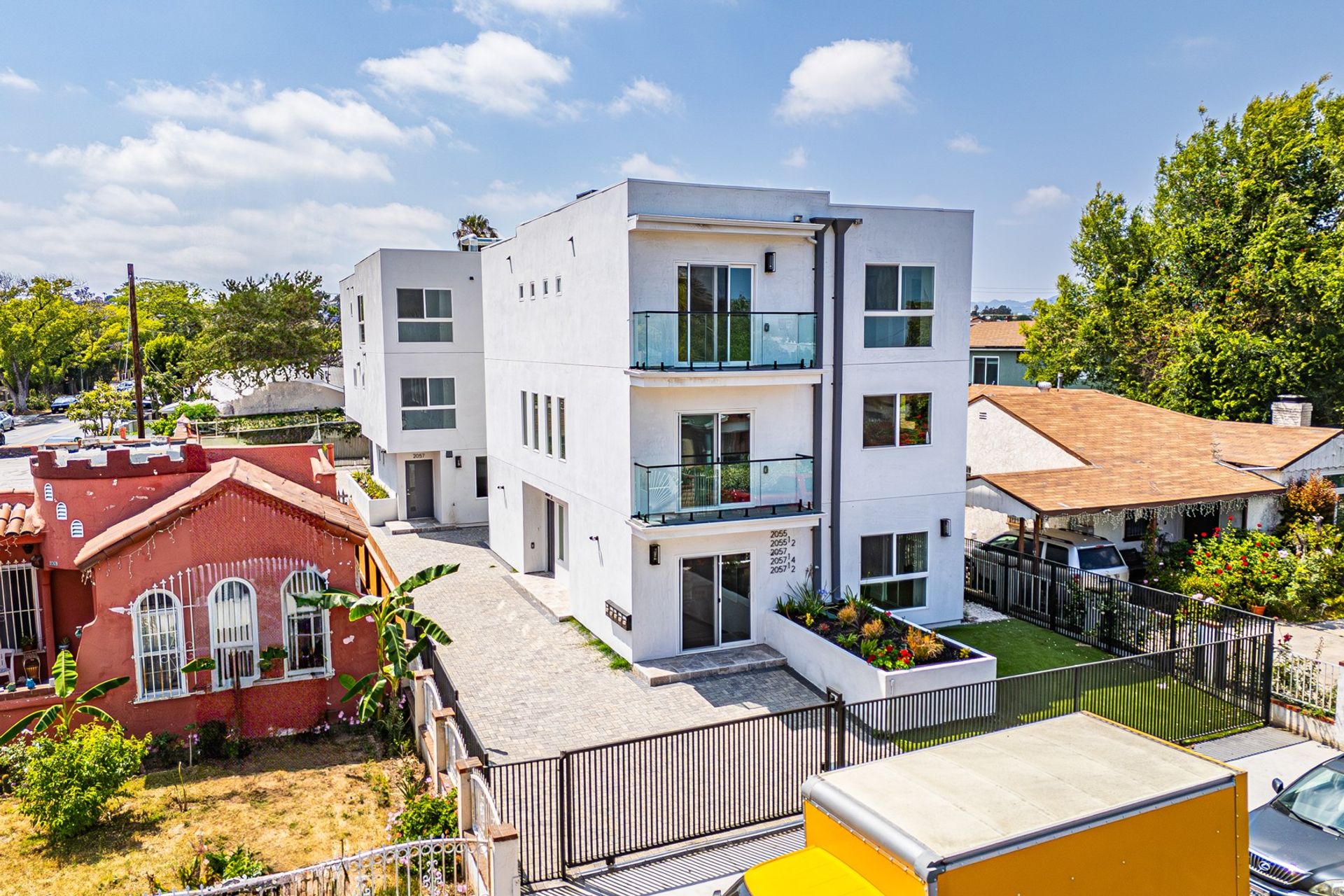 2055 S Garth
