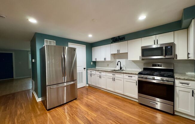 Charming 2 Bedroom/1 Bathroom Townhome in Dundalk, MD!