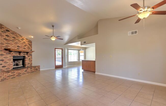 3 bed in the Heart of Mesa!