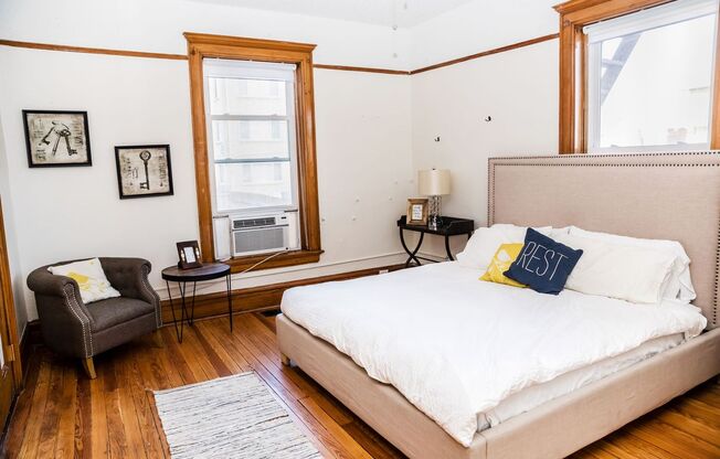 1st Month is on us!  Tour Today! Wonderful Apartments at Pearl St!