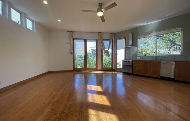 1st time on the market for rent -  1bed 1 bath back Unit a block from Abbot Kinney