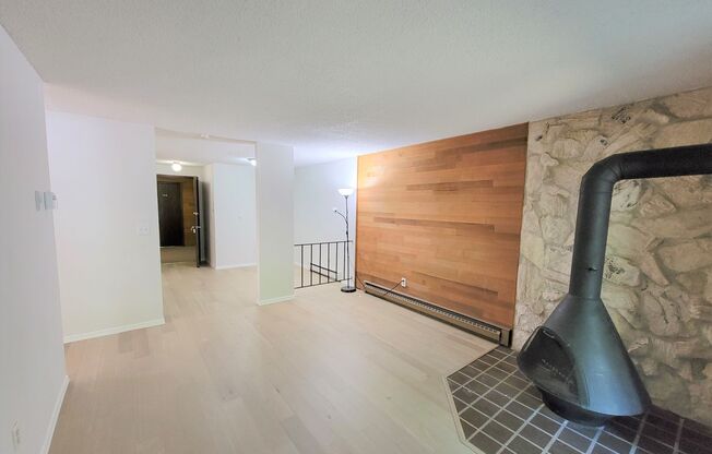 1BD/1BA Bellevue Condo Across from Microsoft