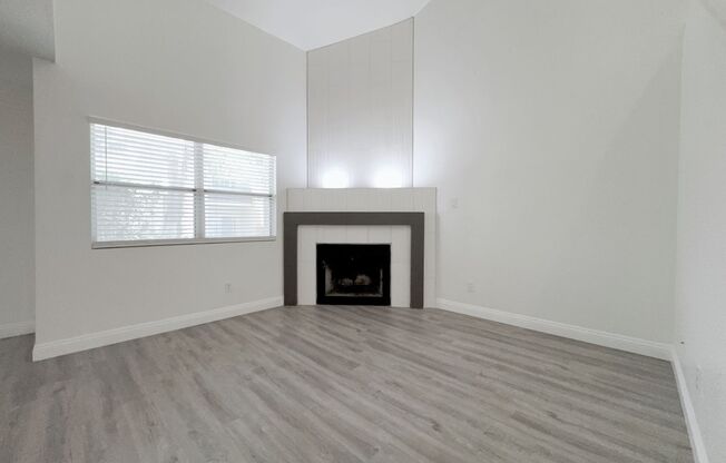 2 beds, 2.5 baths, $1,700, Unit UNIT 28