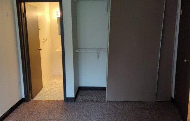 2 beds, 1.5 baths, 1,000 sqft, $1,050, Unit 106