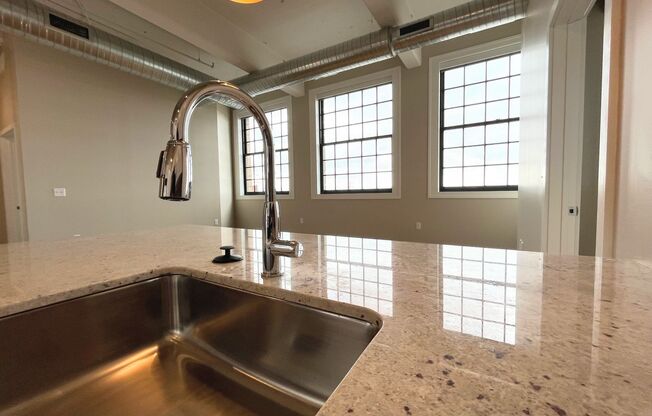 2 beds, 2 baths, 957 sqft, $2,350, Unit UNIT 513