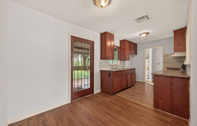 Spacious 4-Bedroom, 2-Bath Home Near Downtown Houston & Texas Medical Center